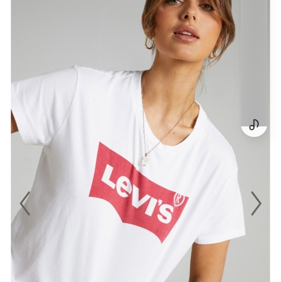 Early 00's style levis tee in grey - Picture 2 of 2